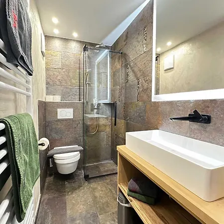 Quality Hosts Arlberg - Alptyrol Lägenhet