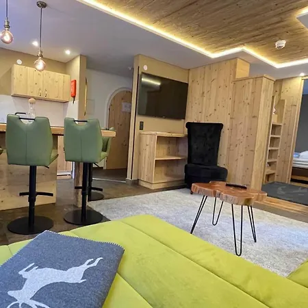 Quality Hosts Arlberg - Alptyrol Apartman